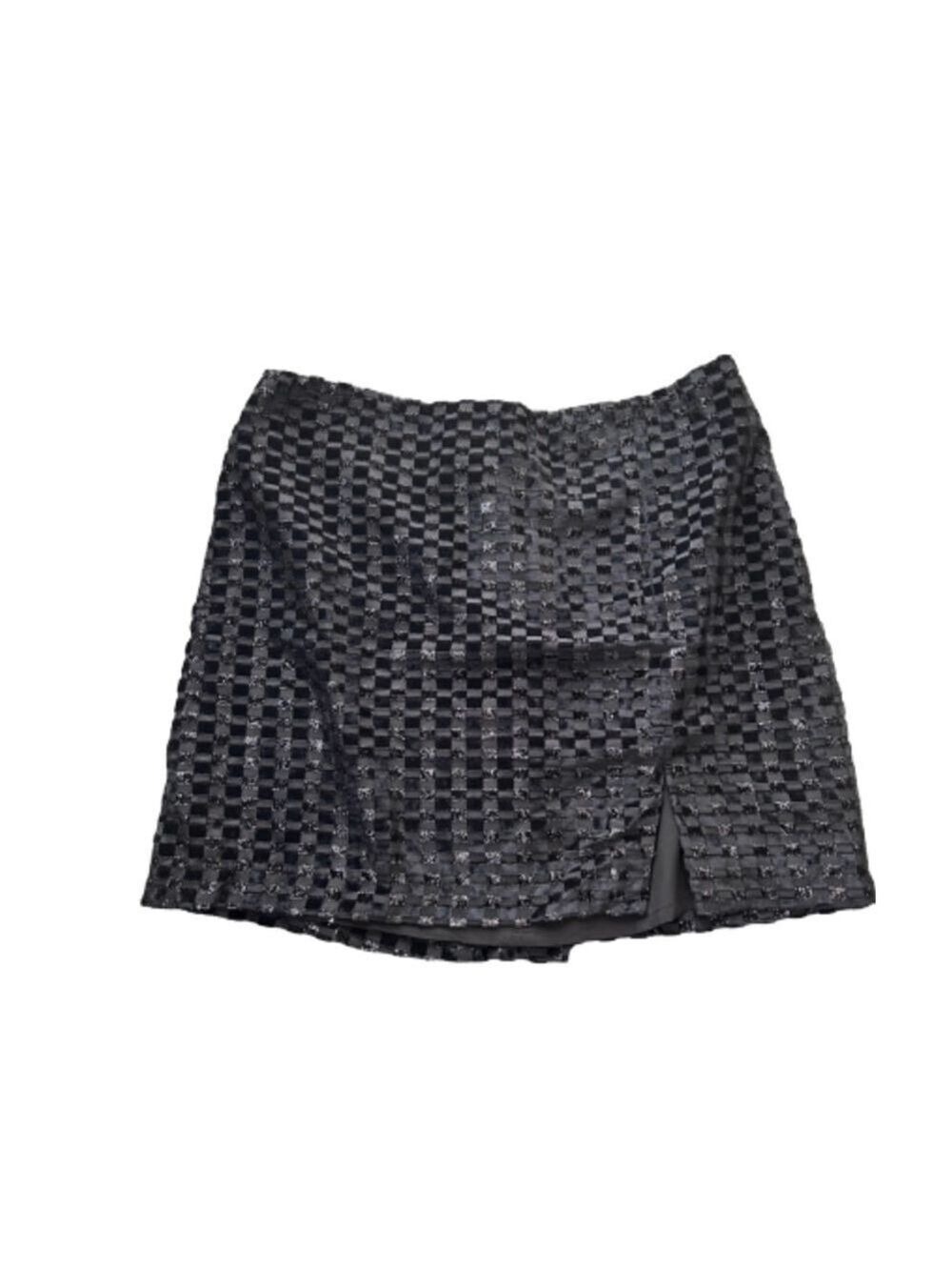 House of Harlow 1960 Black Metallic Velvet Square Skirt, M
Velvet Square Mi